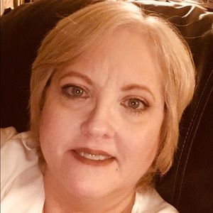 Meet your Posher, Camille